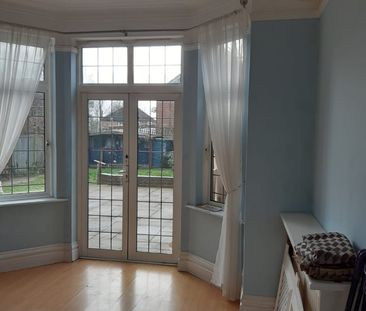 Room in a Shared House, Southfield Park, HA2 - Photo 2