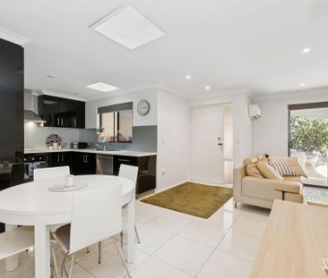 Modern Furnished 2x1x1 Home in Prime Claremont Location – FURNISHED - Photo 6