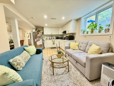 For Lease - 30 Colleen Street, Vaughan, Ontario - Photo 2