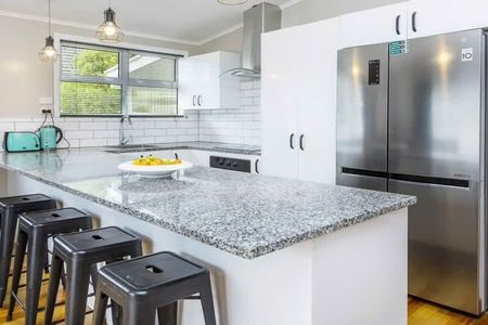 2 BR modern, double glazed near many local schools - Photo 5