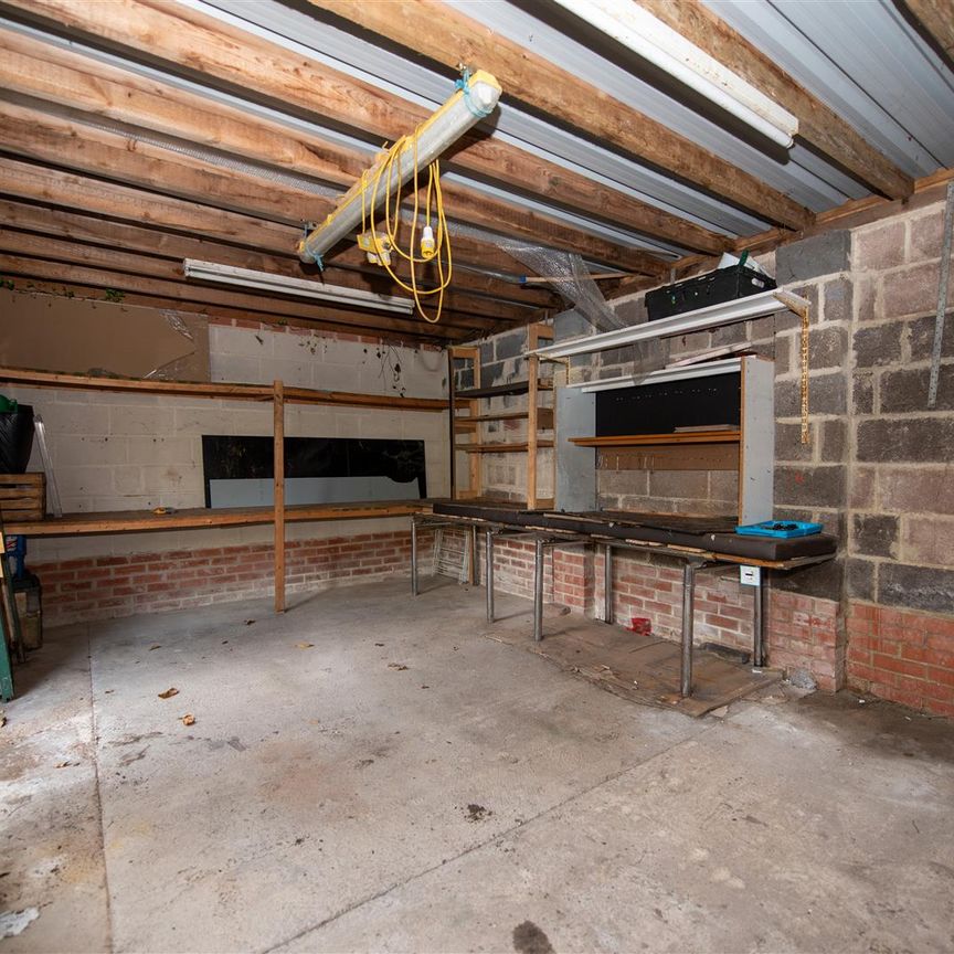 Mansfield Road, Standard Hill, Nottingham - Photo 1