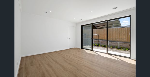 2 Bedroom Townhouse! - Photo 1