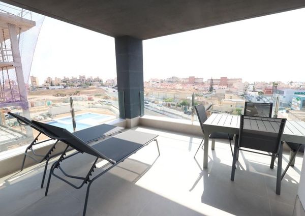 Apartamento a estrenar con vistas al mar en esquina en La Mata.