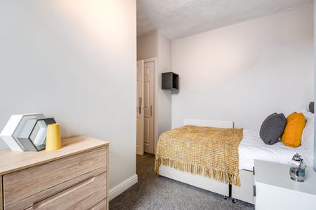 3 HESSLE STREET Leeds - LS6 1EL - Photo 3