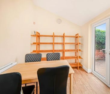 Room in a Shared House, Cycle Road, NG7 - Photo 3