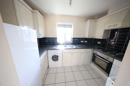 2 bedroom flat to rent - Photo 4