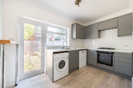 2 bedroom flat to rent - Photo 3