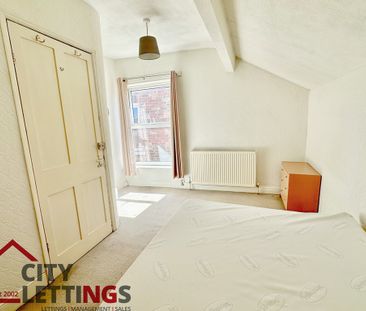 4 Bedroom End Terraced House - Photo 5