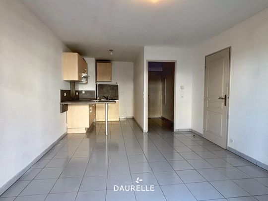 Location Appartement 2 pièces 40m² CHATEAURENARD 13160 - Photo 1