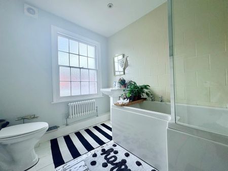 2 bedroom terraced house to rent - Photo 4