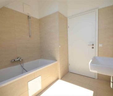 Exklusive 2‑Zimmer-Wohnung mit sonniger Terrasse und Weitblick über... - Photo 4