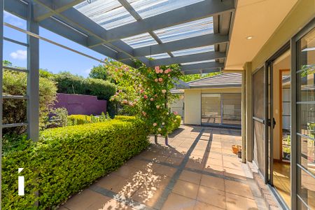 13 Stephens Place, Garran ACT 2605 - House For Rent | Domain - Photo 5