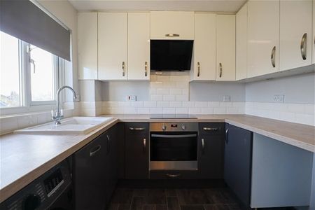 Lovat Mead, St. Leonards-On-Sea - Photo 3