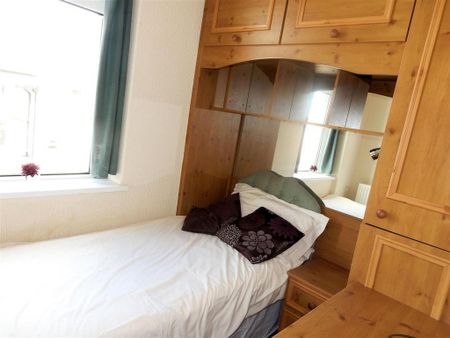 3 bedroom private hall to rent - Photo 5