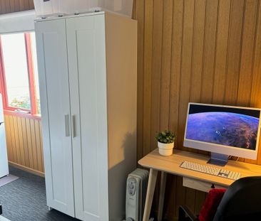 Burwood East - Photo 2