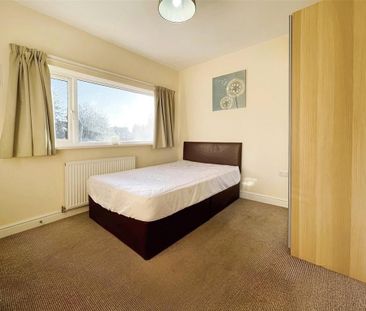 1 bedroom parking to rent - Photo 2