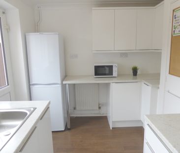 Two Bedroom House TO LET In Cambridge - Photo 6