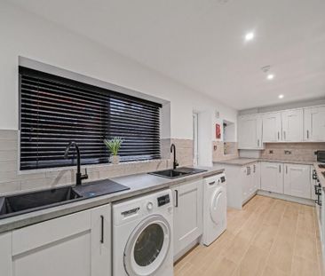 6 bedroom house to rent - Photo 1