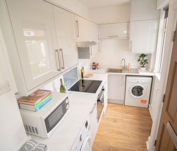 4 bedroom terraced house to rent - Photo 4
