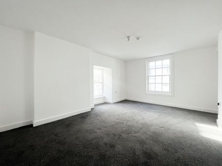 3 bedroom flat to rent - Photo 2