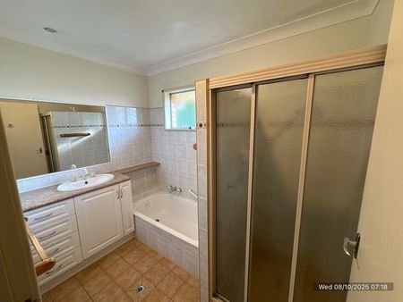 Split level home in quiet cul-da-sac - Photo 2