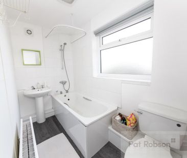 Stratford Road, Lockleaze - Photo 2