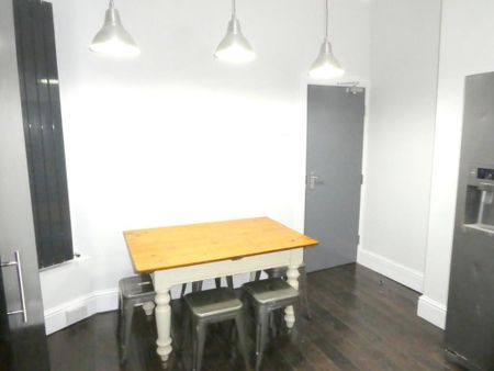 5 bedroom semi-detached house to rent - Photo 5