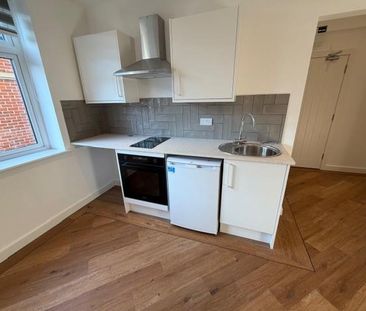 Studio to rent - Photo 2