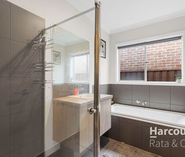 Stunning and Modern 3-Bedroom Home in Heart of Mickleham! - Photo 5