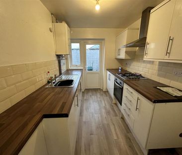 3 bedroom terraced house to rent - Photo 1
