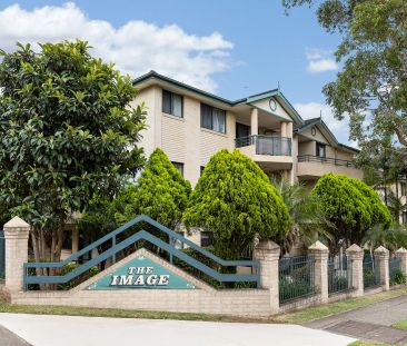 Easy-care living close to endless amenities - Photo 4