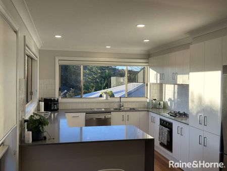 Nicely Positioned with lovely views - Short walk to town - Photo 3