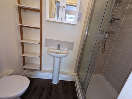 2 bedroom flat to rent - Photo 4