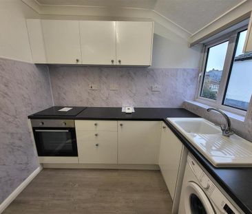 2 bedroom flat to rent - Photo 6