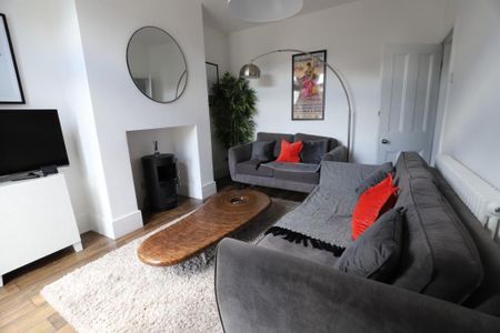 4 bedroom terraced house to rent - Photo 3