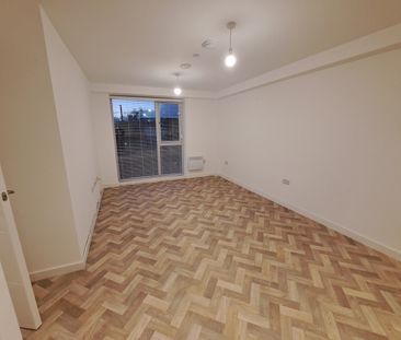 2 Bed Flat, Garratt House, M12 - Photo 3