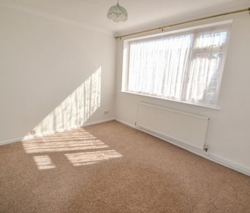 4 bedroom semi-detached house to rent - Photo 6