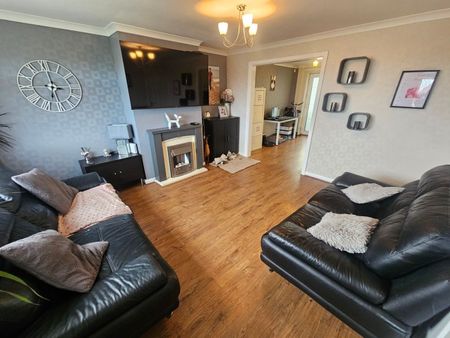 Higher Lomax Lane, Heywood - Photo 2