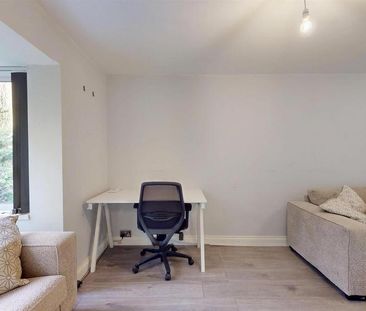2 bedroom flat to rent - Photo 3