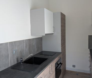 Location Appartement 2 pièces 43m² MARSEILLE 8ème - Photo 3