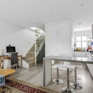 Antrobus Road, W4 5NQ, London - Photo 3