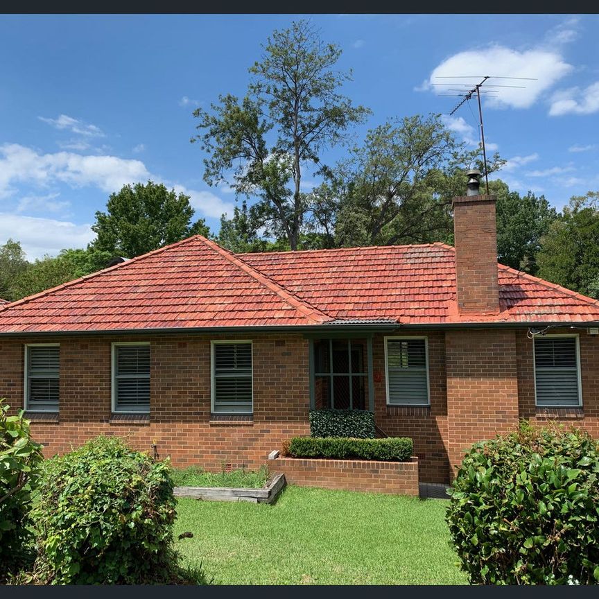 Big double brick house with parkside position in Denistone West - Photo 1