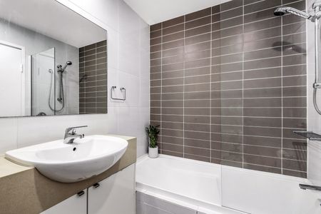 647/30 Baywater Drive, Wentworth Point NSW 2127 - Apartment For Rent | Domain - Photo 5