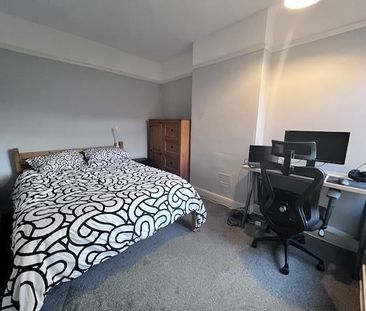 2 bedroom semi-detached house to rent - Photo 3