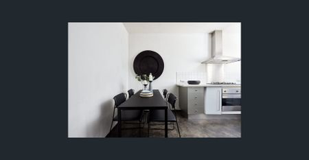 Spacious, Light-Filled 2-Bed Apartment in Kew - Photo 2