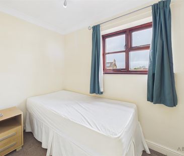 Station Road, Hatton, Derby DE65 5EL - Photo 2