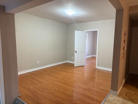 For Lease - 5006 Willmott Street Unit# Main Floor, Niagara Falls, Ontario - Photo 4