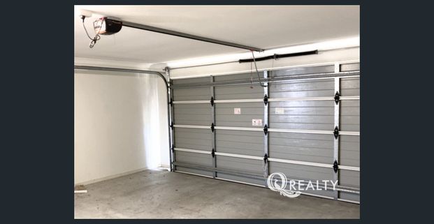 🏡Large 5 Bedroom Low-set Family Home in Forest Lake! - Photo 1