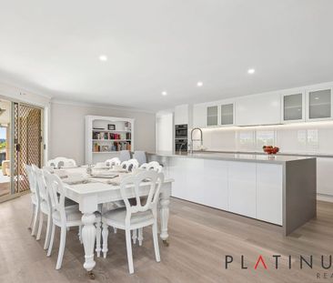 Exceptional Spacious Family Home – Prime Robina Position - Photo 4