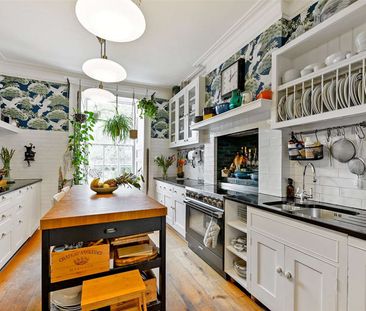 An Exclusive Opportunity to Rent a Prestigious 5-Bedroom Townhouse ... - Photo 3